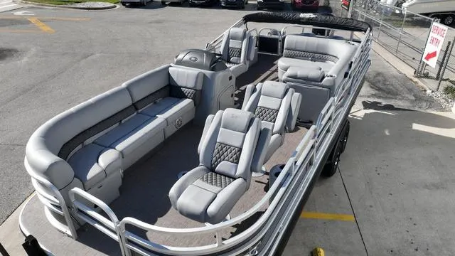 Slide: The Image of Ranger Boats 220FC 2023 - 10