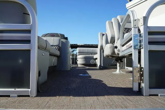 Slide: The Image of Ranger Boats 220FC 2023 - 16