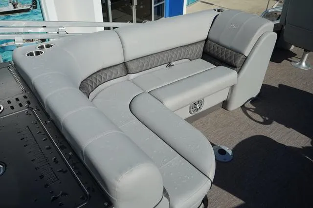 Slide: The Image of Ranger Boats 220FC 2023 - 21