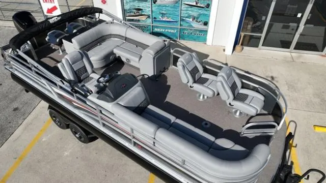 Slide: The Image of Ranger Boats 220FC 2023 - 32
