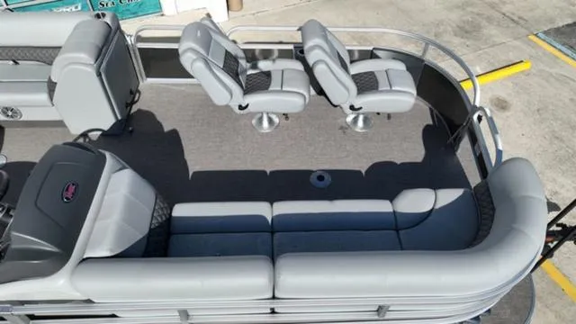 Slide: The Image of Ranger Boats 220FC 2023 - 39