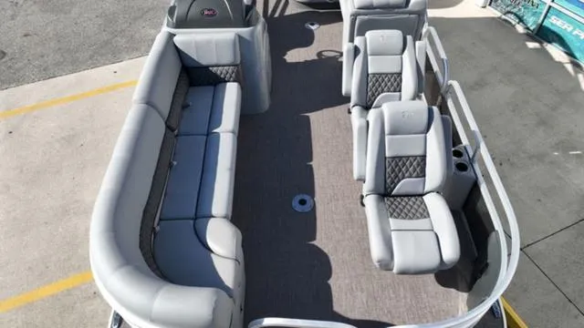 Slide: The Image of Ranger Boats 220FC 2023 - 40