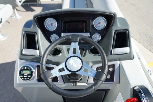 Slide: The Image of Ranger Boats 220FC 2023 - 48