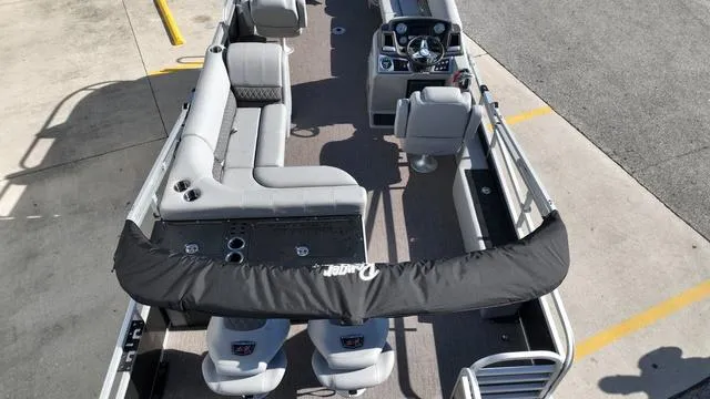 Slide: The Image of Ranger Boats 220FC 2023 - 5