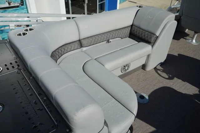 Slide: The Image of Ranger Boats 220FC 2023 - 52