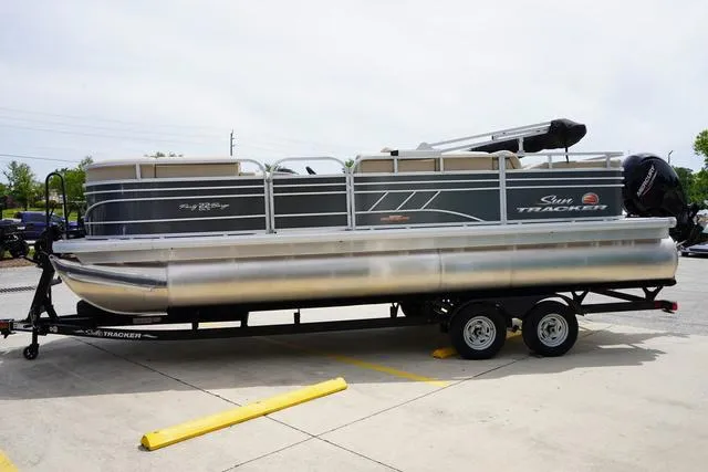 Slide: The Image of Sun Tracker Party Barge 22 RF 2023 - 13