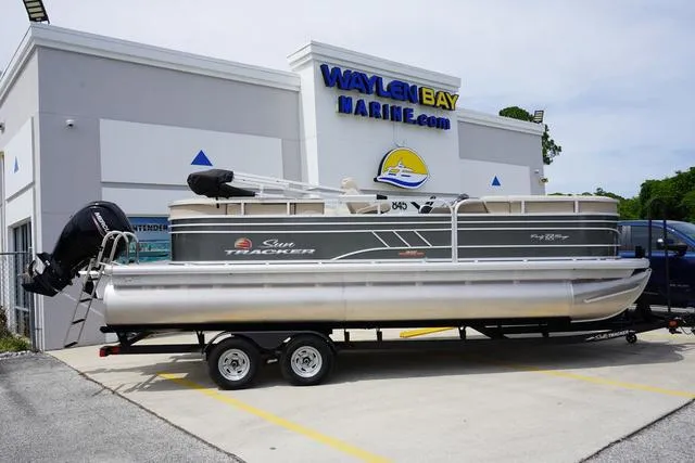 Slide: The Image of Sun Tracker Party Barge 22 RF 2023 - 14