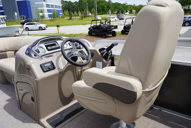 Slide: The Image of Sun Tracker Party Barge 22 RF 2023 - 28