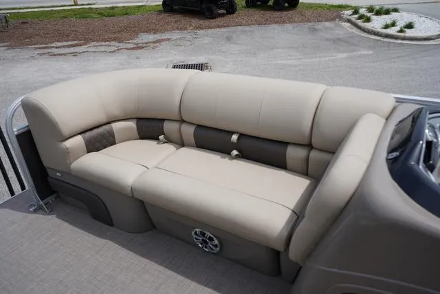 Slide: The Image of Sun Tracker Party Barge 22 RF 2023 - 32