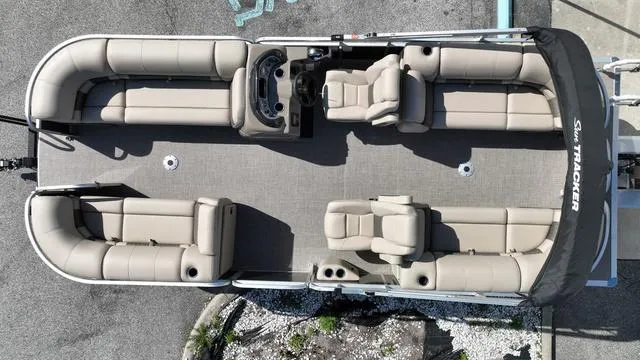 Slide: The Image of Sun Tracker 22 Party Barge 2023 - 10