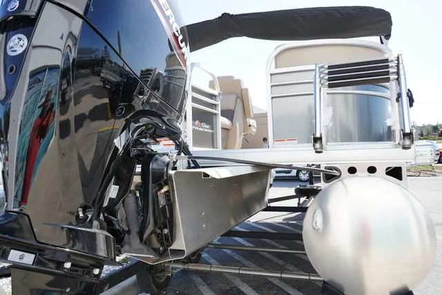 Slide: The Image of Sun Tracker 22 Party Barge 2023 - 19