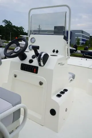 Slide: The Image of Mako 19 Pro Skiff 2023 - 63