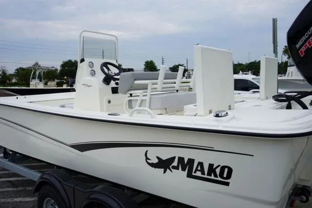 Slide: The Image of Mako 19 Pro Skiff 2023 - 93