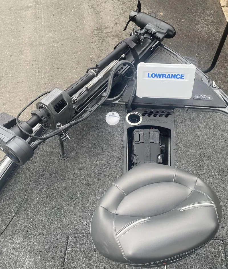 Slide: The Image of 2024 Nitro Z21 XL Pro boat with Lowrance electronics and comfortable seating. - 22