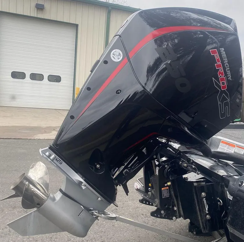 Slide: The Image of 2024 Nitro Z21 XL Pro with Mercury Pro XS 250 outboard motor. - 4