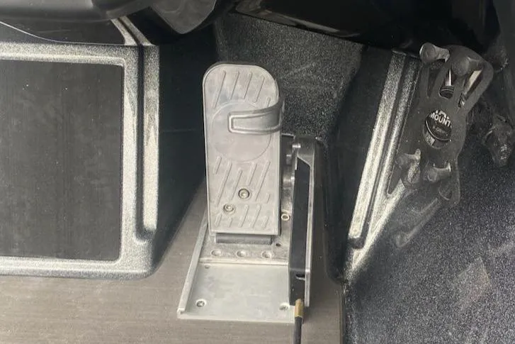 Slide: The Image of 2024 Nitro Z21 XL Pro boat foot pedal and control panel. - 7