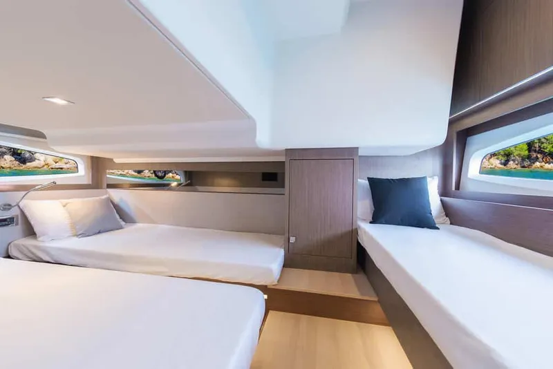 Slide: The Image of Sealine S390 2026 - 26