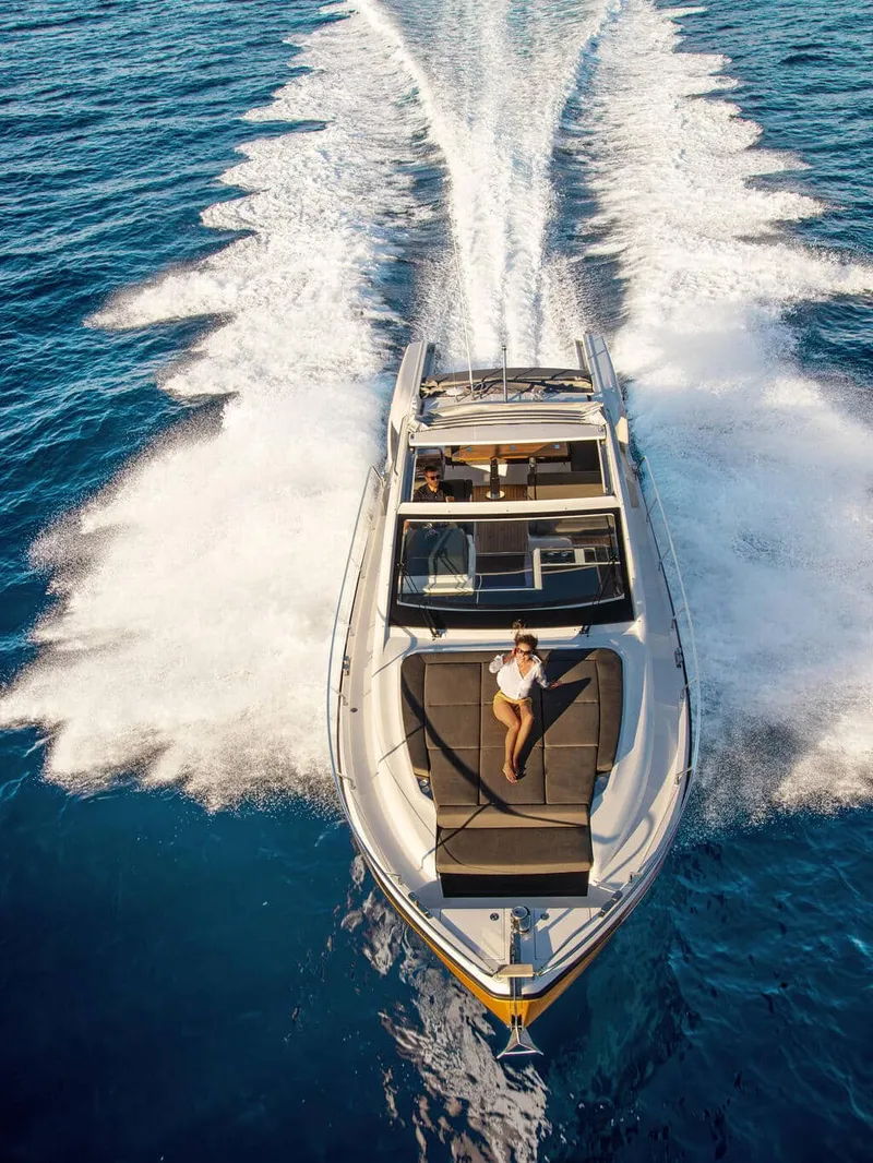 Slide: The Image of Sealine S390 2026 - 4