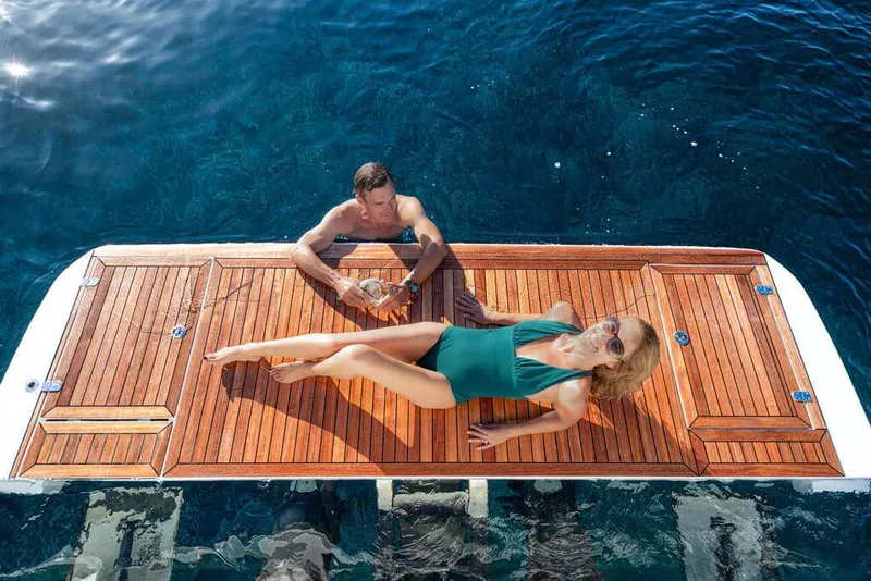 Slide: The Image of Sealine S390 2026 - 13
