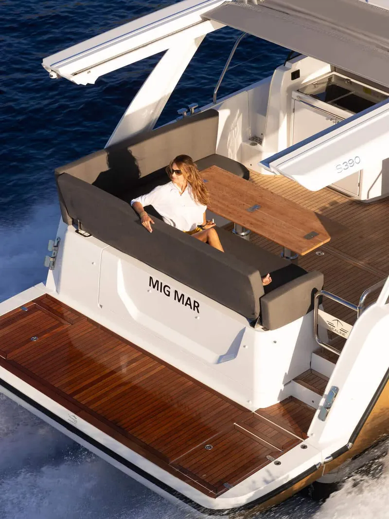 Slide: The Image of Sealine S390 2026 - 3