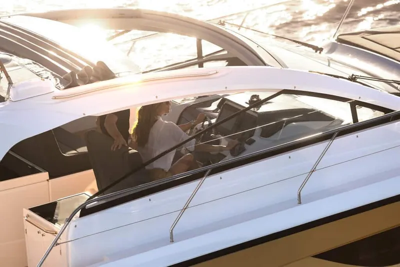 Slide: The Image of Sealine S390 2026 - 19