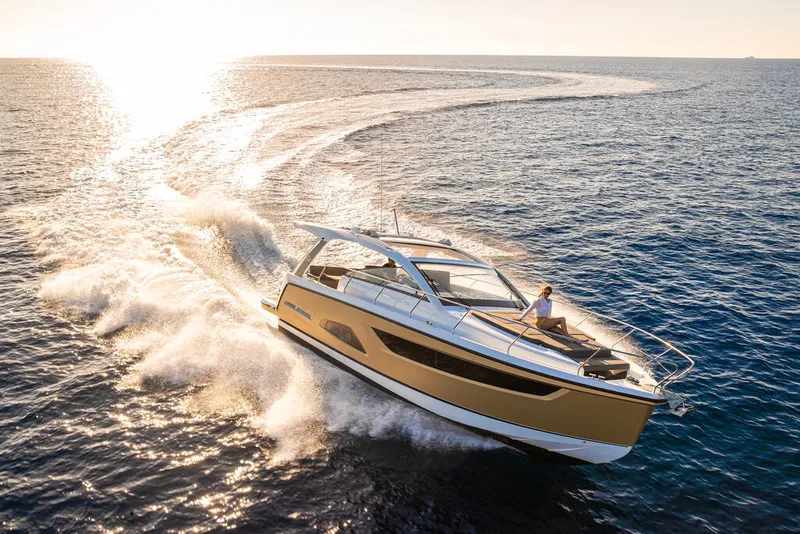Slide: The Image of Sealine S390 2026 - 8