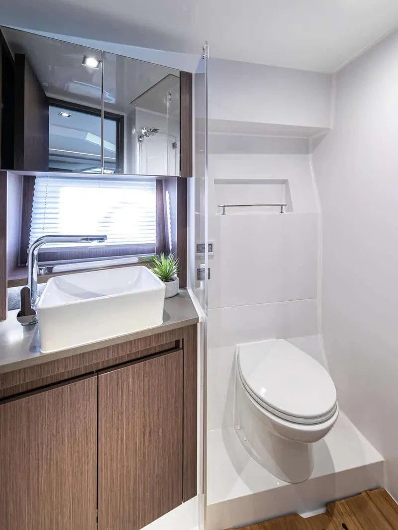 Slide: The Image of Sealine S390 2026 - 28