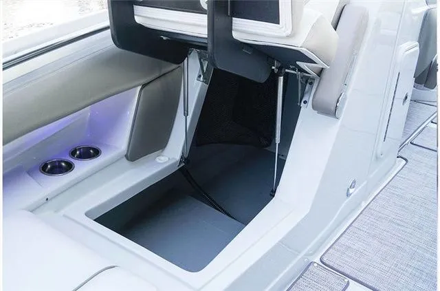 Slide: The Image of Crownline Boats 280 SS 2024 - 15