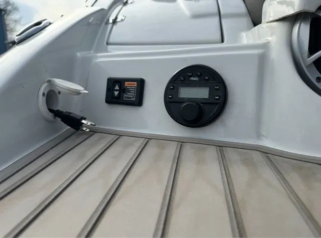 Slide: The Image of Crownline Boats 280 SS 2024 - 22