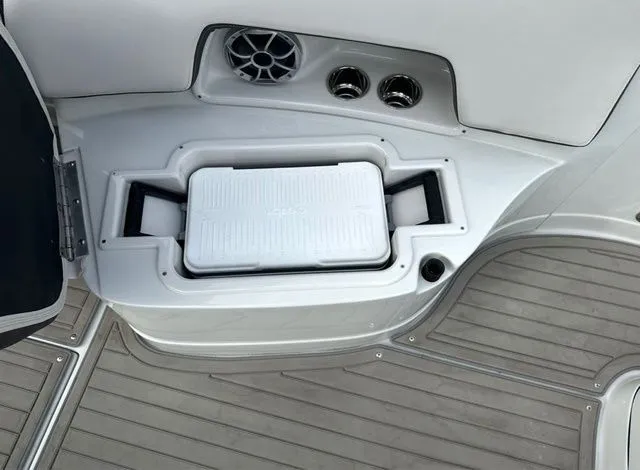 Slide: The Image of Crownline Boats 280 SS 2024 - 33