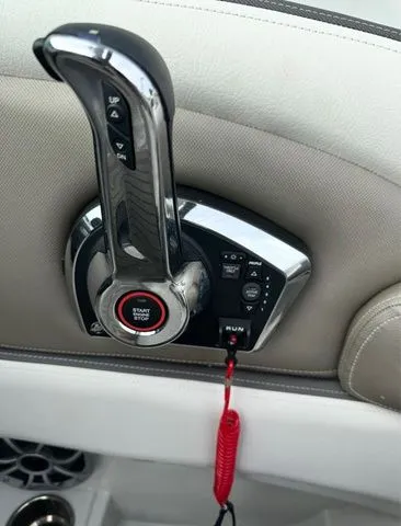 Slide: The Image of Crownline Boats 280 SS 2024 - 37