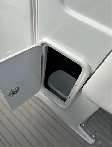 Slide: The Image of Crownline Boats 280 SS 2024 - 38