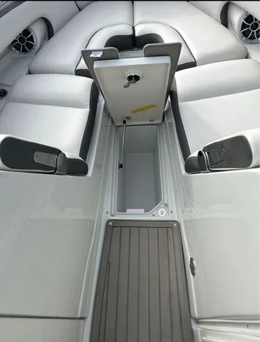 Slide: The Image of Crownline Boats 280 SS 2024 - 45