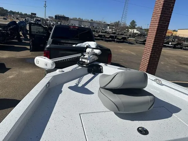 Slide: The Image of Xpress H20B 2024 - 7