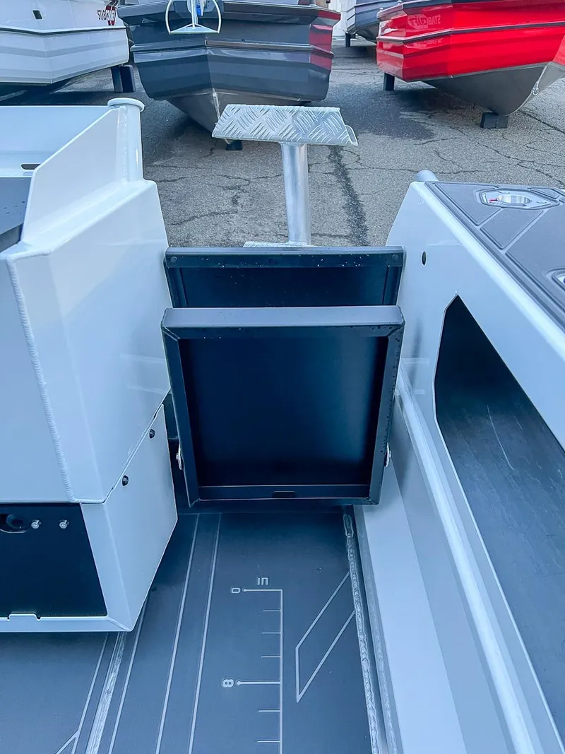 Slide: The Image of Stabi-Craft 1850 SuperCab 2026 - 14