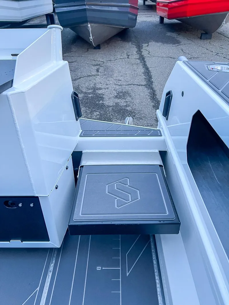 Slide: The Image of Stabi-Craft 1850 SuperCab 2026 - 15