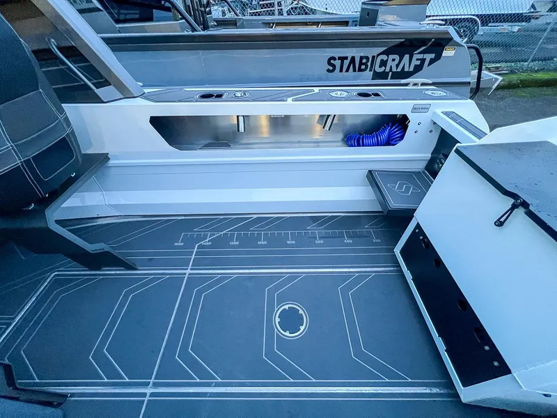 Slide: The Image of Stabi-Craft 1850 SuperCab 2026 - 18