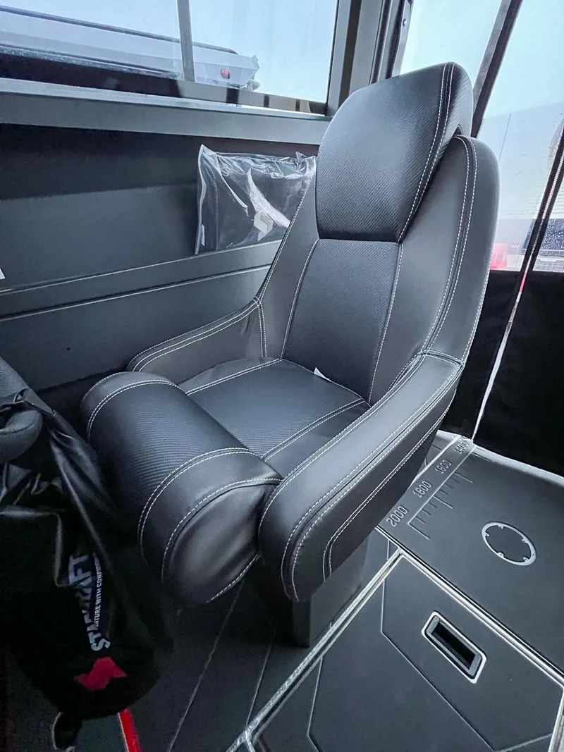 Slide: The Image of Captain's chair in 2024 Stabicraft 2250 Alpha Ultra Centrecab boat. - 15