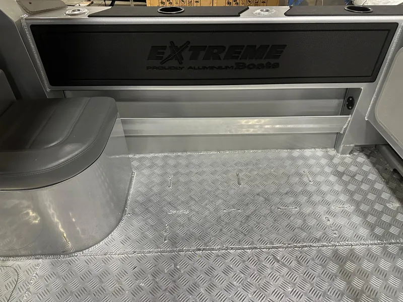 Slide: The Image of plate flooing onNew 2024 Extreme Boats 616 Game King 20' - 17