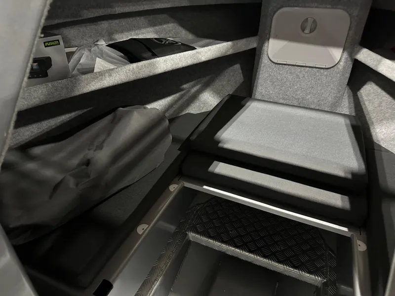 Slide: The Image of Inside Cabin (Canvas)  - 28