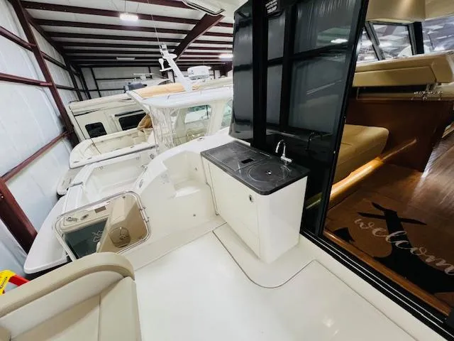 Slide: The Image of Sea Ray 470 Sundancer 2016 - 10