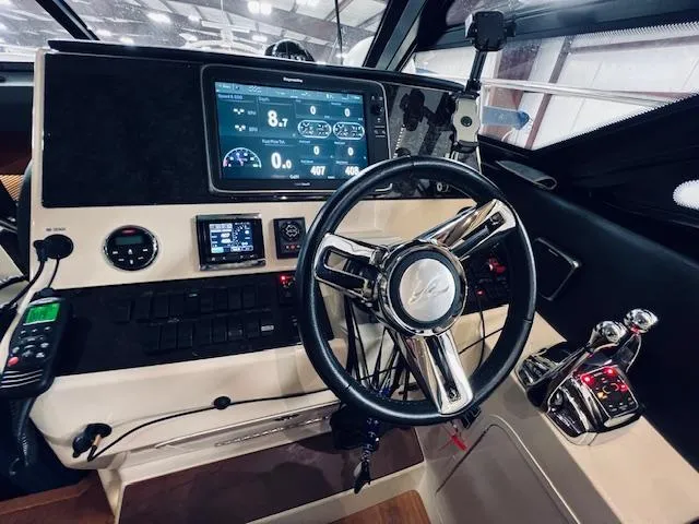 Slide: The Image of Sea Ray 470 Sundancer 2016 - 14