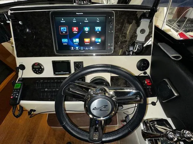 Slide: The Image of Sea Ray 470 Sundancer 2016 - 15