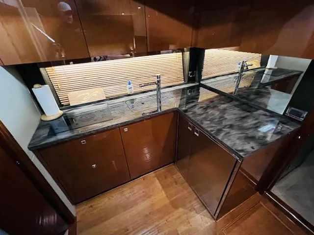 Slide: The Image of Sea Ray 470 Sundancer 2016 - 24