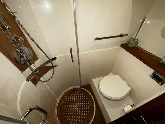 Slide: The Image of Sea Ray 470 Sundancer 2016 - 40