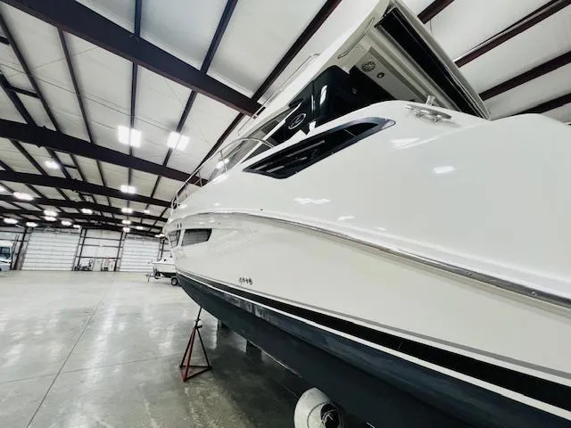 Slide: The Image of Sea Ray 470 Sundancer 2016 - 8