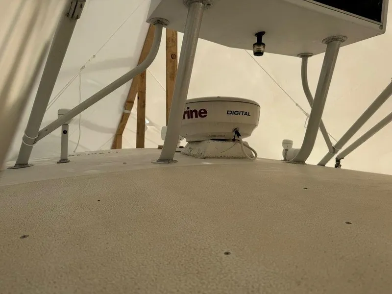 Slide: The Image of 2000 Rampage 30 Express boat radar and navigation equipment. - 6