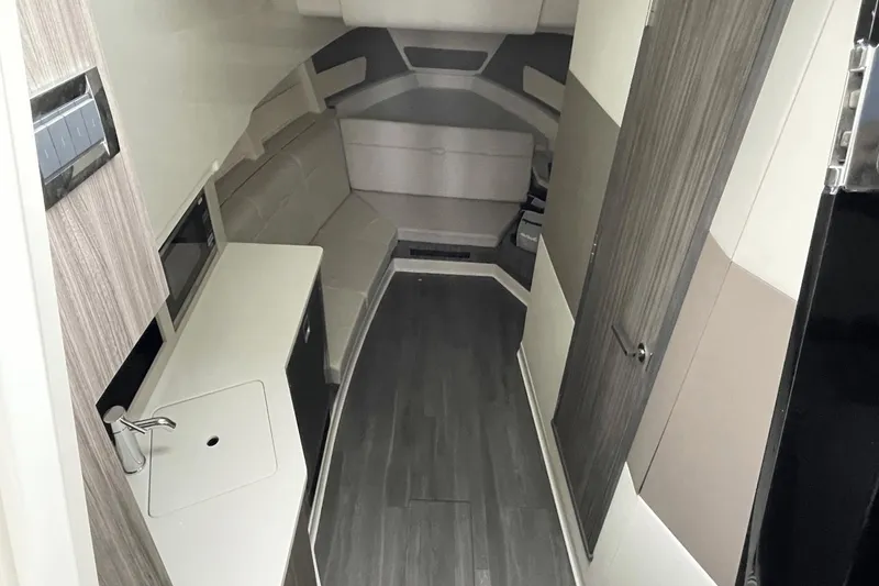 Slide: The Image of Sea Ray Sundancer 370 OB 2022 - 19