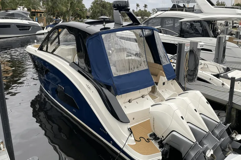Slide: The Image of Sea Ray Sundancer 370 OB 2022 - 2