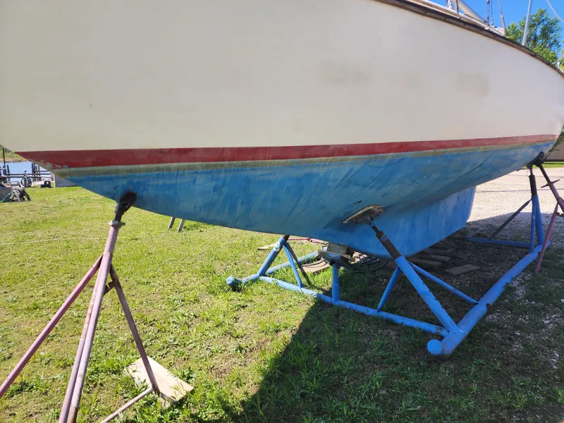 Slide: The Image of Cape Dory 30 1980 - 59